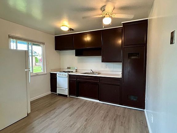 4th image of 2419 Mariposa Ave