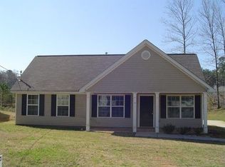 9 Chelsea Ln, Grantville, GA 30220