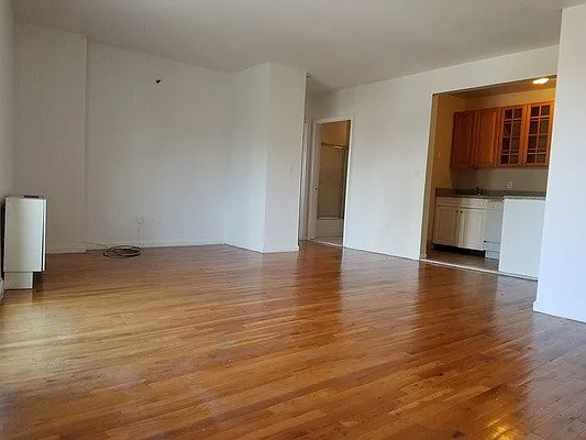 Rented by Bahar Management | media 24