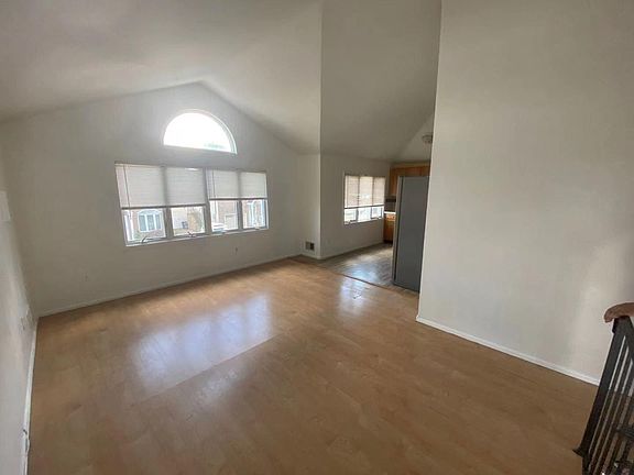 2nd image of 15 Lynbrook Ct Floor 2