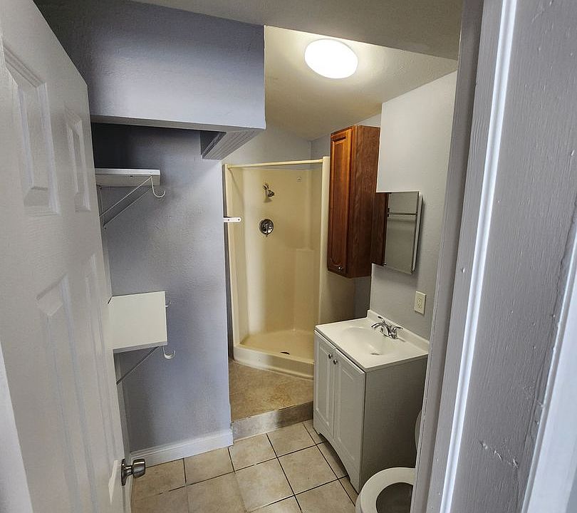 1st image of 5702 N Lincoln Ave