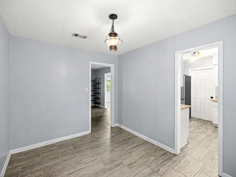 328 Plymouth Ave — Photo 17
