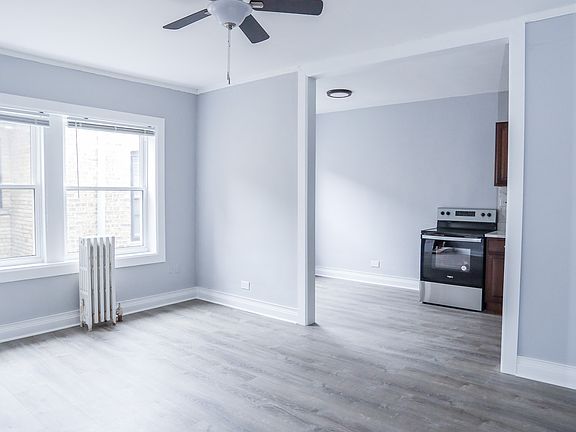 4th image of 6950 N Ashland Blvd #310