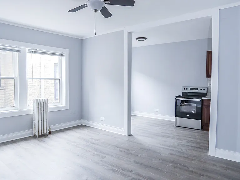 6956 N Ashland Blvd #306 — Photo 5