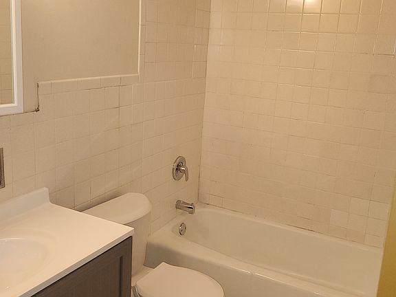 5th image of 839 Jefferson Ave #1