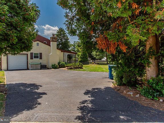2nd image of 183 Cardinal Rd
