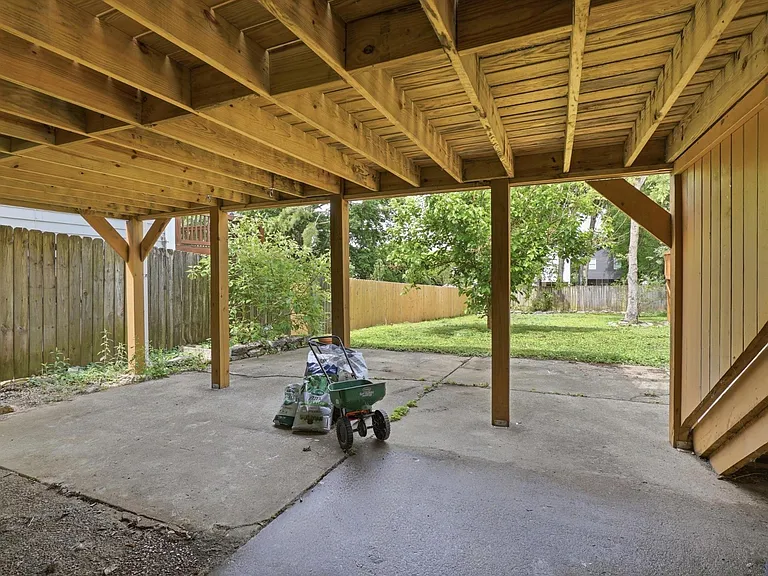 527 Stevenson St — Photo 45