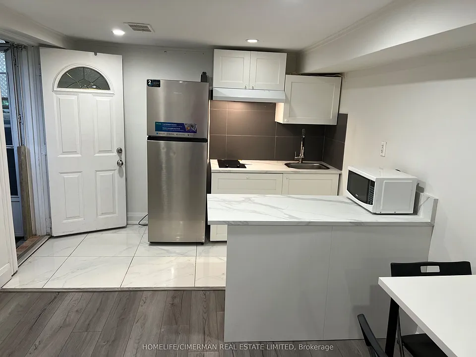 106 Holcolm Rd #BASEMENT