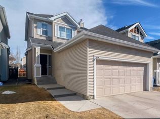 213 W Cougartown Cir SW, Calgary, AB T3H0A3