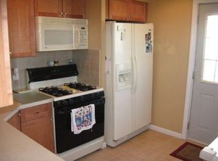 18 Birch Ave E, Farmingdale, NY 11735