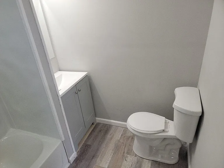 1709 Edison Ave — Photo 9