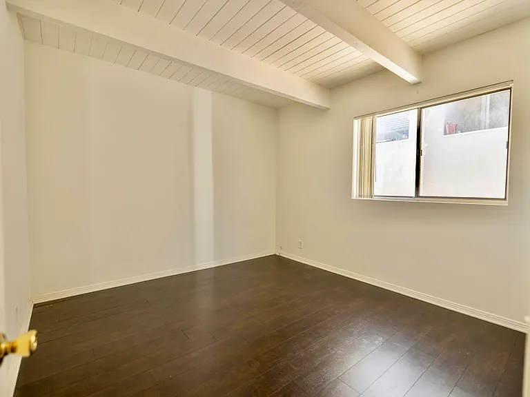 451 S Oakhurst Dr #3 — Photo 5