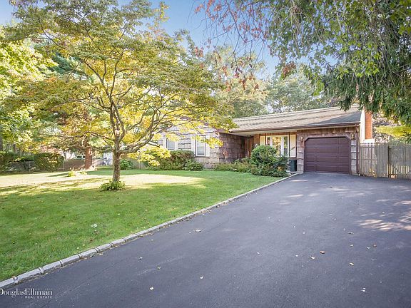 2nd image of 18 Timber Trail Ln