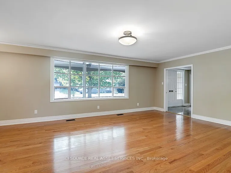 1371 Kilborn Ave — Photo 12