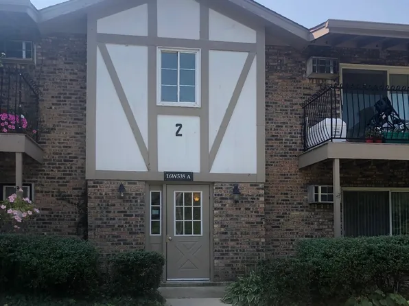 16W535 79th St APT 203, Willowbrook, IL 60527