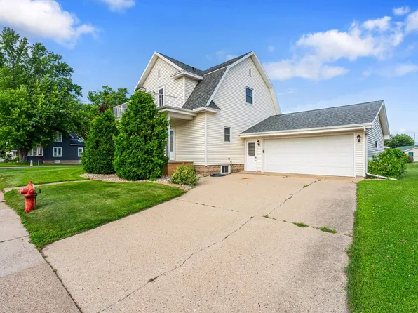 204 N Nash St, Hortonville, WI 54944