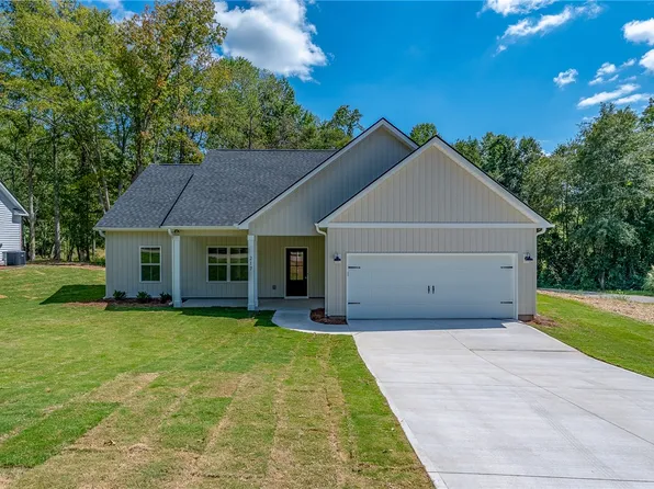 217 Wiles St, Iva, SC 29655