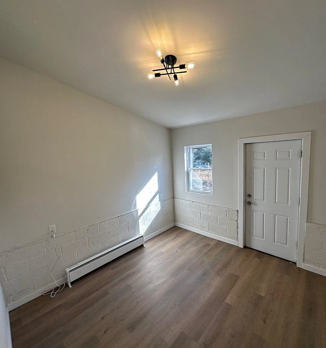 3 bed, 1.5 bath, 1488 sqft, $2,200 — Photo 1