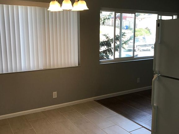 5th image of 817 Baden Ave