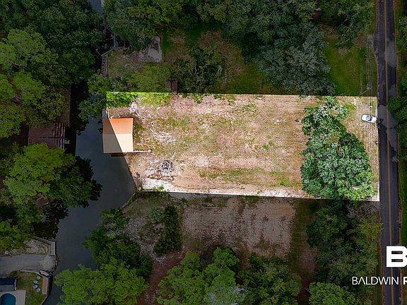 2nd image of 10143 Bayou Cir