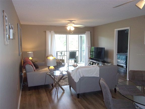 5th image of 146 Cypress Ln #1