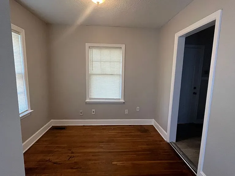 1467 Oberle Ave — Photo 4