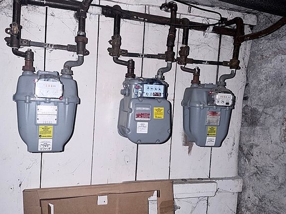 5th image of 1846 S Main St