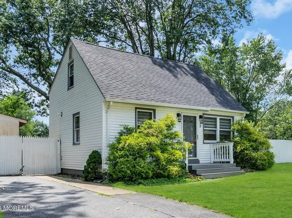 5 Georgian Boulevard, Jackson, NJ 08527