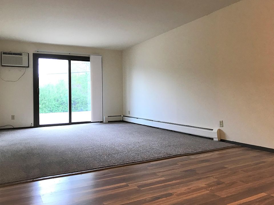 Living Room, to Patio