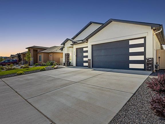 2nd image of 689 Anela Ln #B