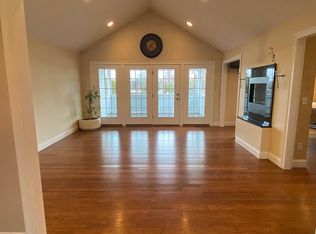 16 Victorian Dr, Batavia, NY 14020