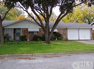 1029 Angela Ct, Everman, TX 76140