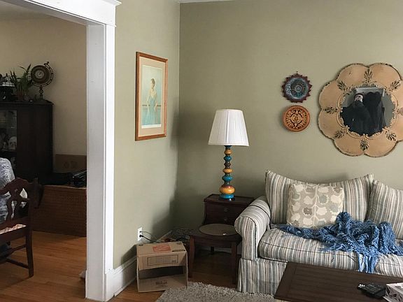 4th image of 882 Warren St #1
