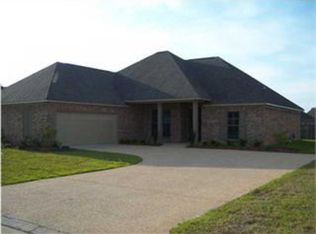 220 Clubview Cir, Pearl, MS 39208