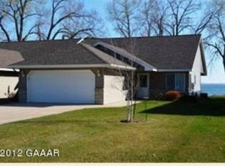 747 W Lake Dr, Starbuck, MN 56381
