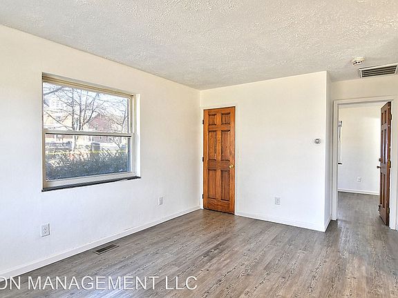 2nd image of 736 Superior Ave APT A