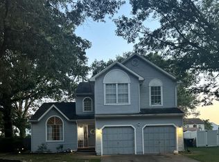 16 Brearly Dr, Sicklerville, NJ 08081