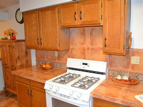 5th image of 2008 Aspenwood Ave NW