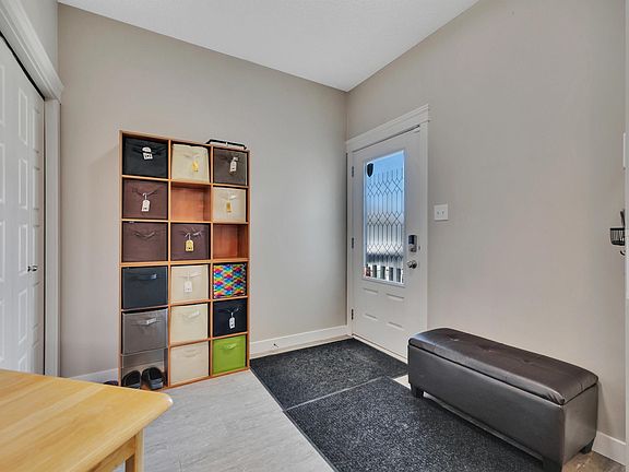 3rd image of 956 Morris Way