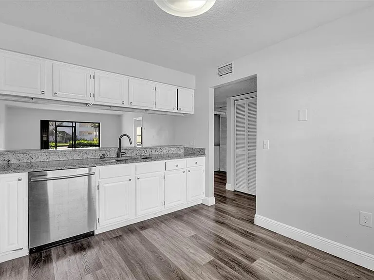 2150 Atlantic St #413 — Photo 18