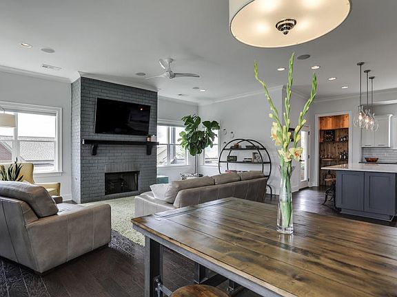 5th image of 860 Dartmoor Ln