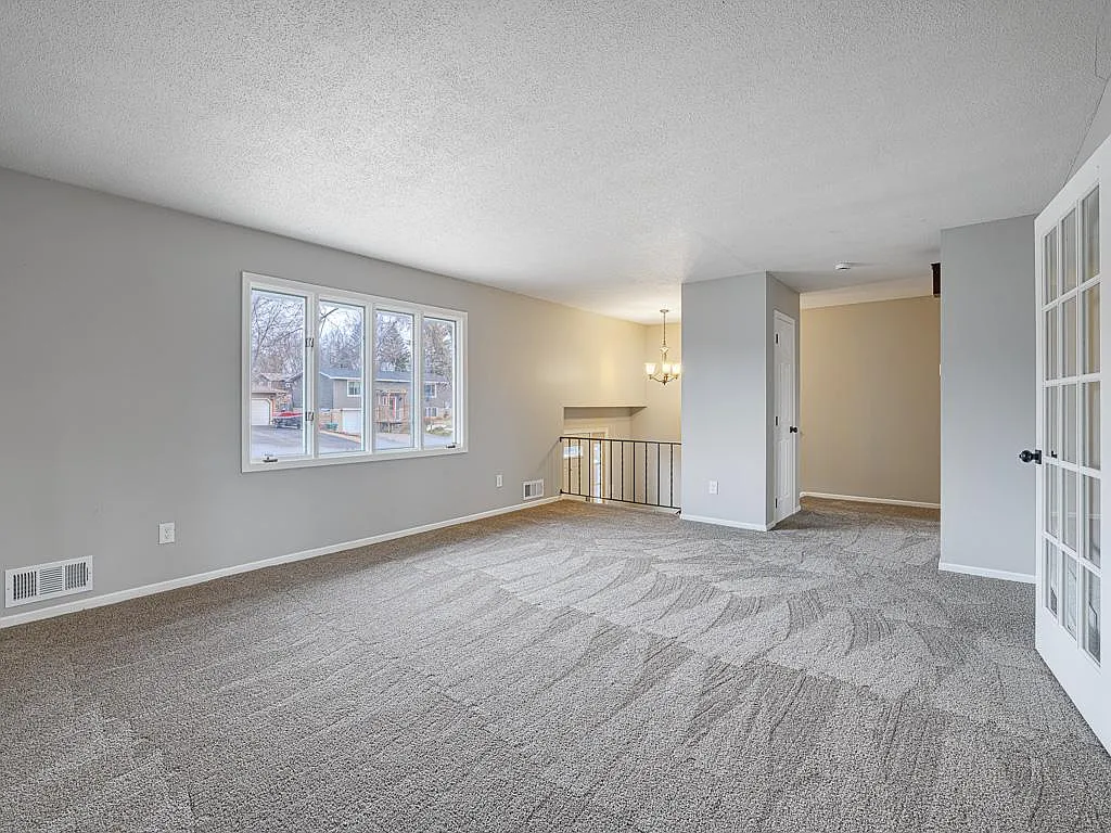 3 bed, 1.0 bath, 1204 sqft, $1,950 — Photo 4