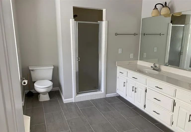 831 Clairemont Ave — Photo 16