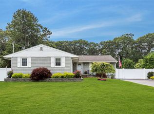 680 Locust Ave, Bohemia, NY 11716