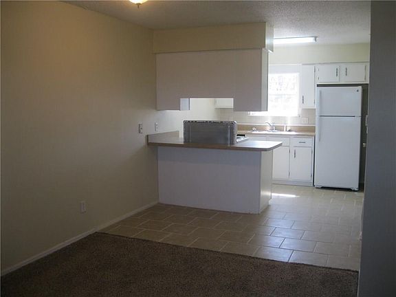 2nd image of 1820 W Twin Springs St APT 14