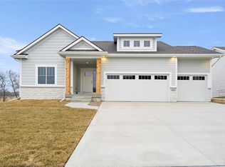 603 E Vista Lake Ave, Polk City, IA 50226
