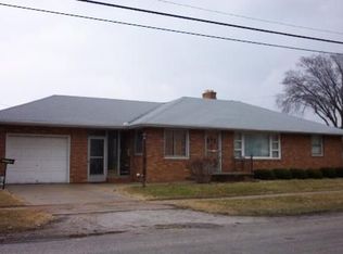 102 W Locust St, Ladd, IL 61329