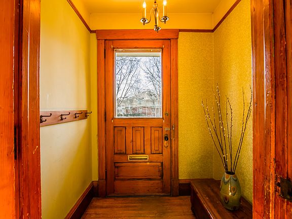 Front door vestibule