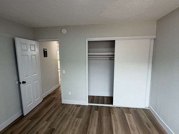 5th image of 832 W 81st St APT 4