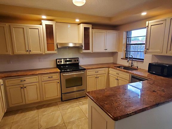 3rd image of 8103 SW 23rd Ct